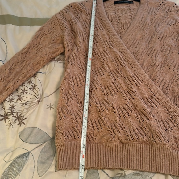 Deep V neck wrap sweater size Medium - Picture 8 of 8